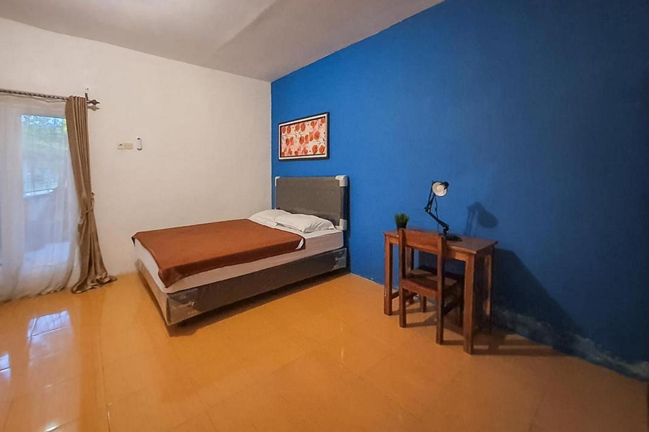 Syafa Homestay Syariah Mitra Reddoorz Tuban  Eksteriør bilde