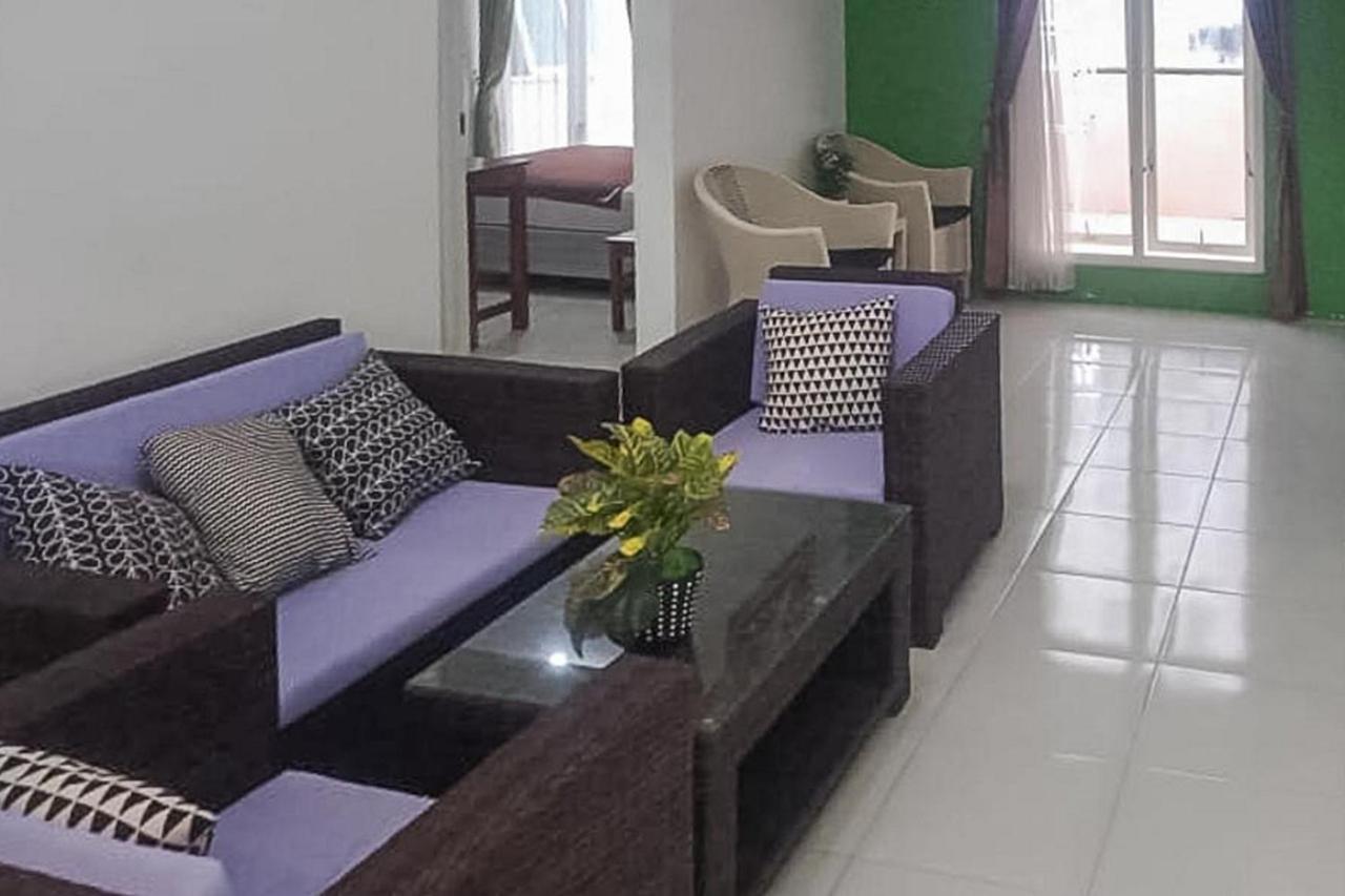 Syafa Homestay Syariah Mitra Reddoorz Tuban  Eksteriør bilde