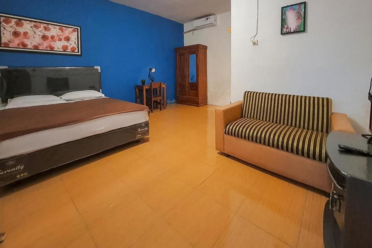 Syafa Homestay Syariah Mitra Reddoorz Tuban  Eksteriør bilde