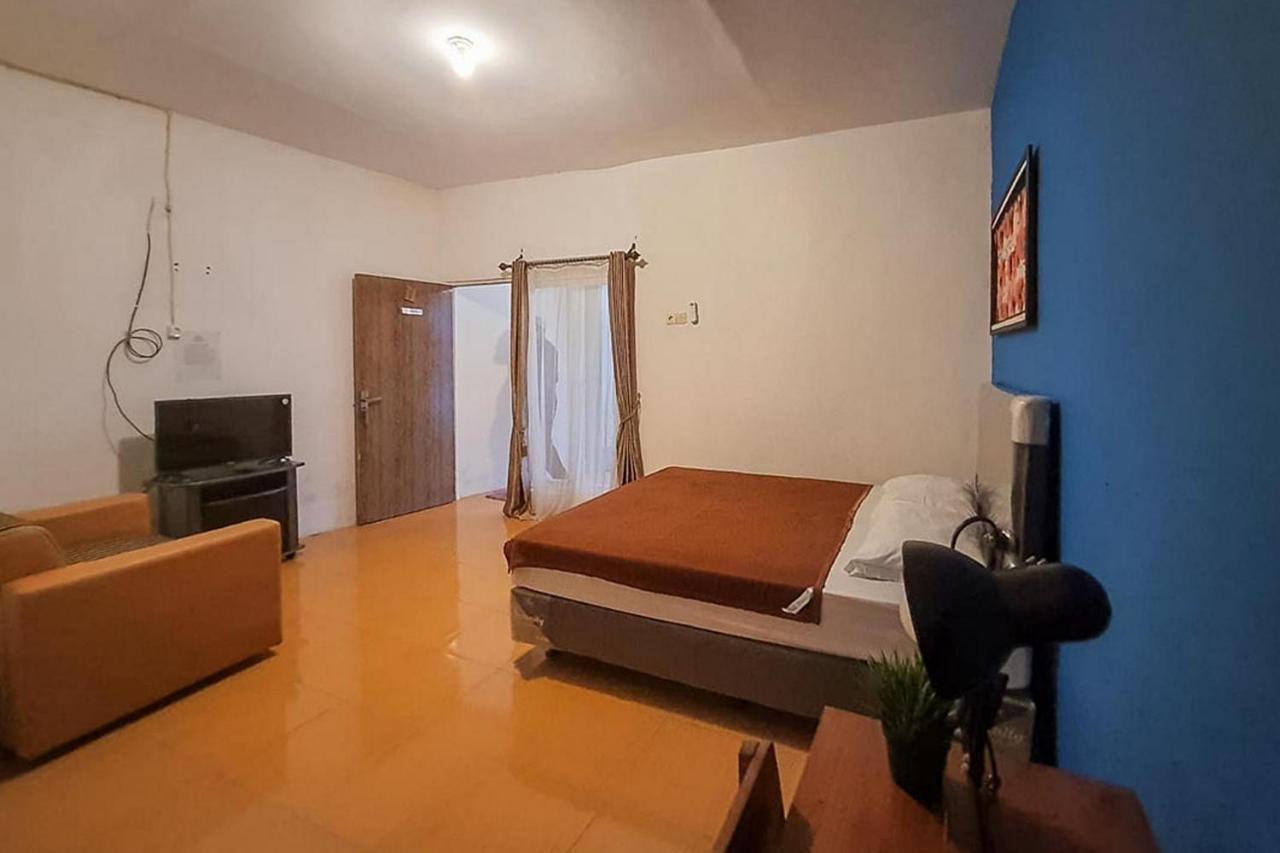 Syafa Homestay Syariah Mitra Reddoorz Tuban  Eksteriør bilde
